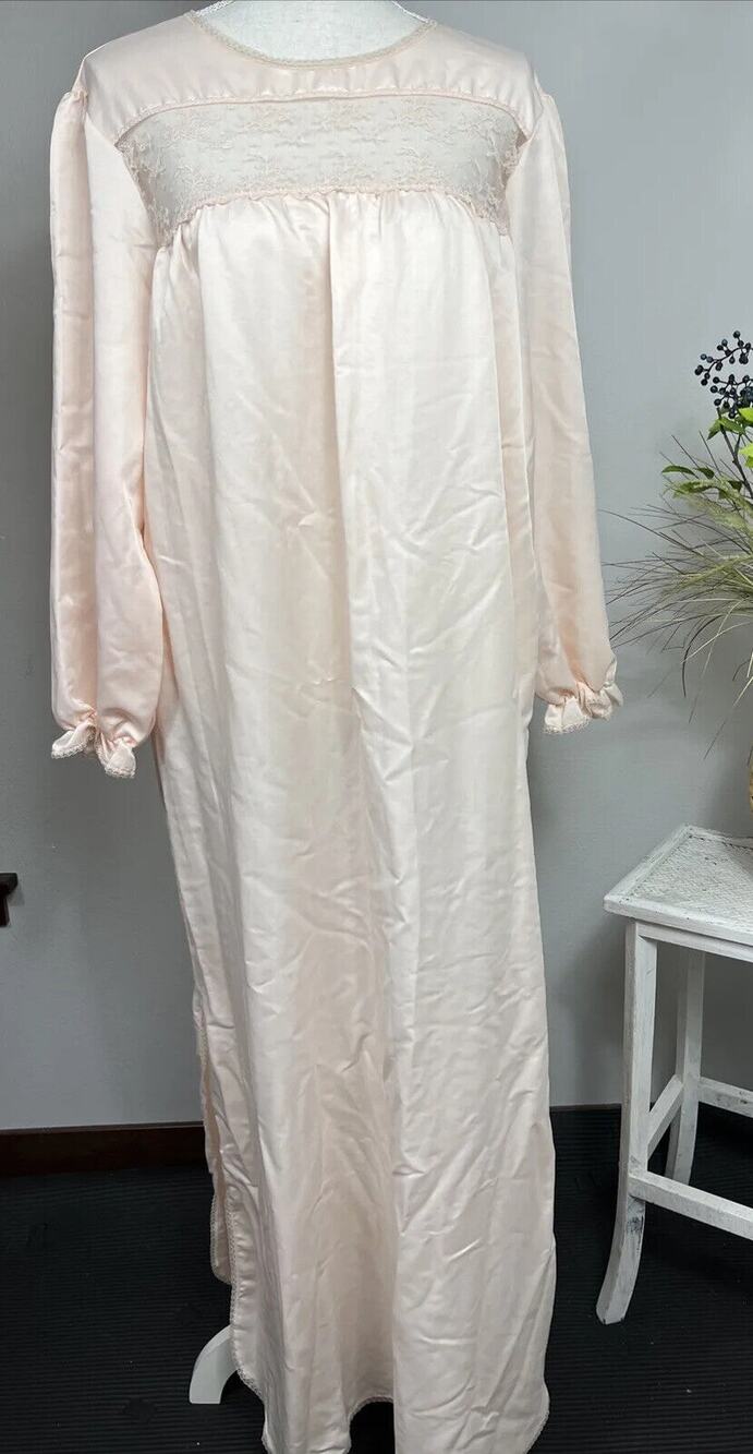 VINTAGE FORMFIT PRINCESS PINK NYLON NIGHTGOWN SLEEPWEAR DRESS SZ M (14-16)